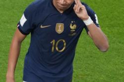 AYX-包含JackeyLove回归赛场，出色防守首场状态亮眼，法国队观众沸腾！的词条